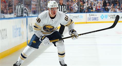 Sabres' Olofsson sets NHL power-play goal record