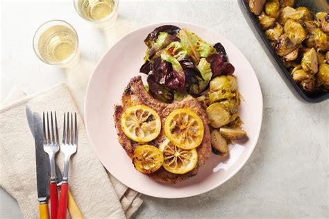 Easy Spanish Pork Chops Recipe — The Mom 100