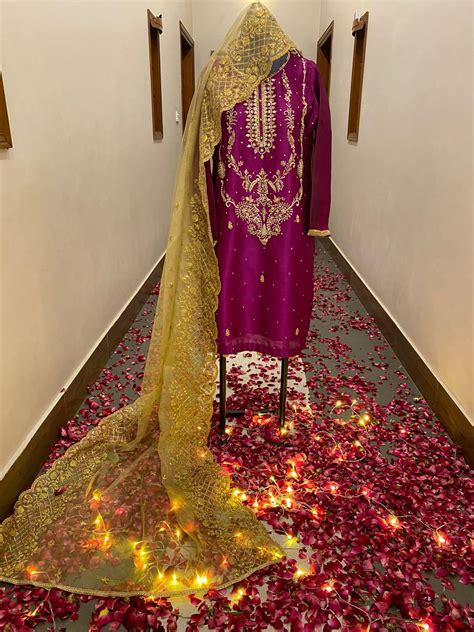 AZAL LUXURY PRET MAGENTA GOLD - 01 – Siyaab Lawn Hub