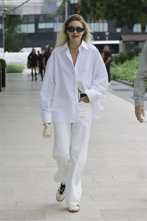 Gigi Hadid September 2023 | Stylish outfits, White shirt outfits ...