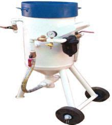 Portable Blasting Machine,Portable Sand/Shot Blasting Machine Operator ...