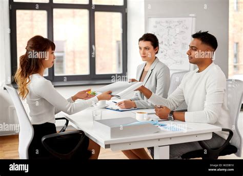 Job Recruiting 的图像结果