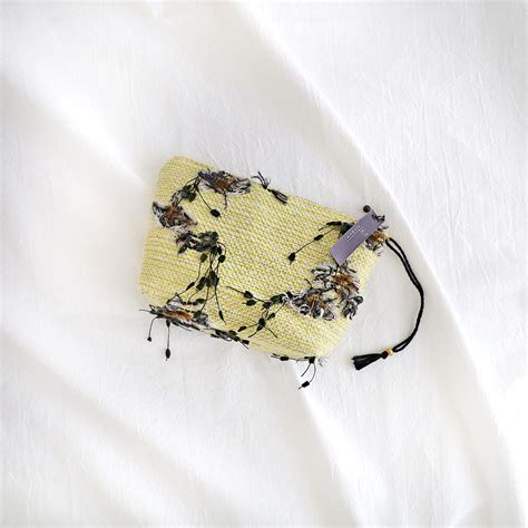 - 春の芽吹き YE - ポーチ | mgm_egumi