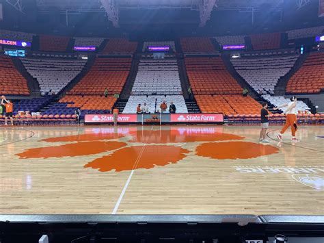 Checking in from Clemson vs Duke : r/CollegeBasketball