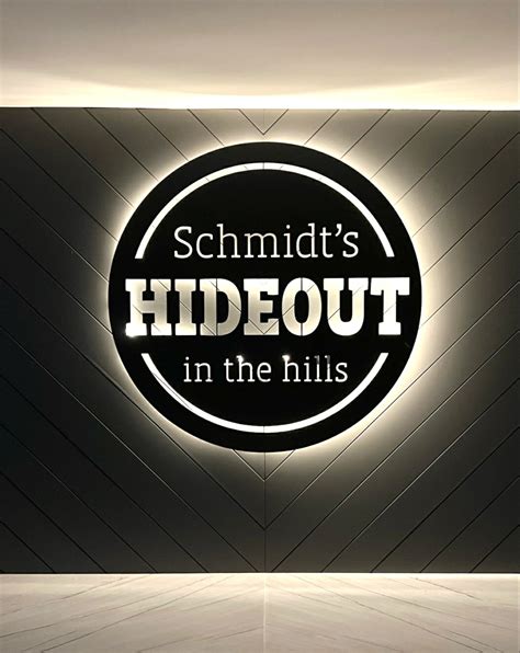 Custom-Made Sign 的图像结果