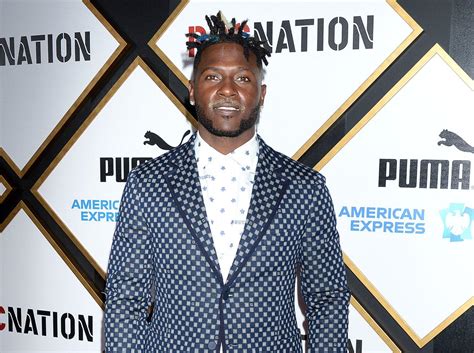 Antonio Brown Hurls Racist Insult Toward Travis Kelce & Taylor Swift