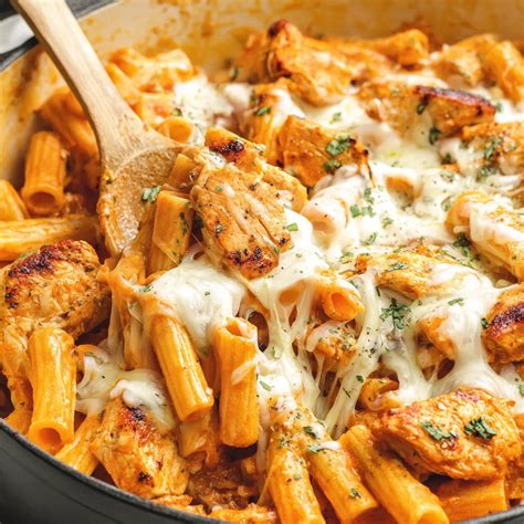 Easy One-Pot Chicken Parmesan Pasta Recipe - 50 Minute Dinner - Recipes ...