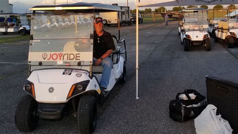 Fan golf cart transportation begins at Talladega Superspeedway - ESPN
