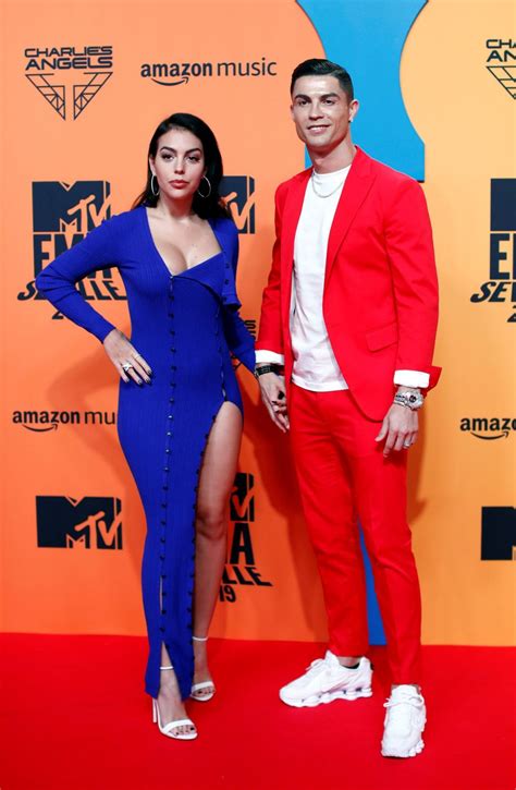 Georgina Rodriguez Cleavage - The Fappening Leaked Photos