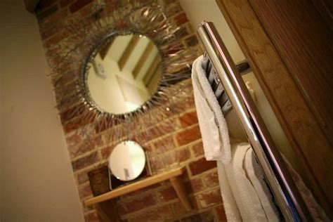 POPPINGHOLE FARM COTTAGES (Robertsbridge) - Cottage Reviews & Photos ...