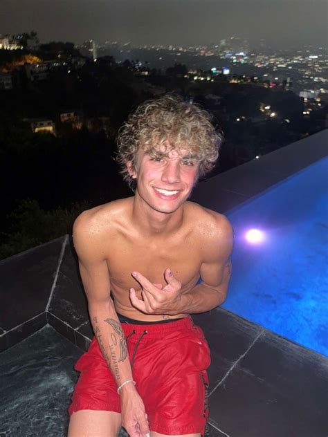 Gio Cascaes Nudes Twitter