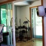 Sound Studio Window Building 的图像结果