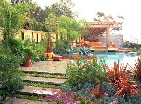 10 Stunning Landscaping Ideas for Your Above Ground Pool - Transform ...
