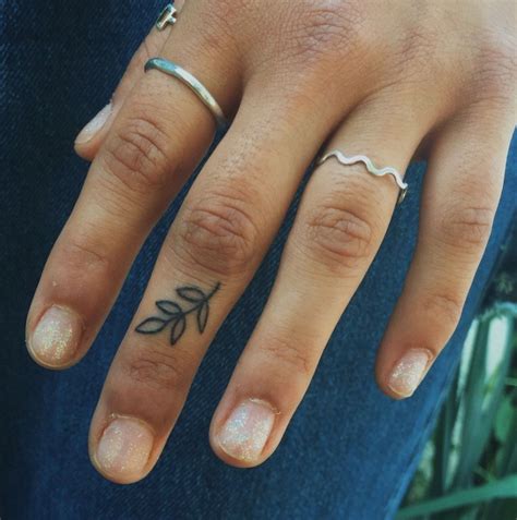 finger tattoos easy