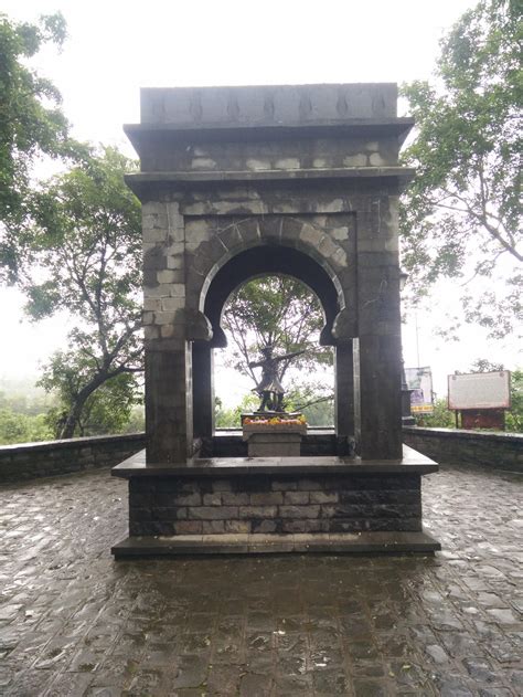 Panhala - Pawankhind - Vishalgad Trek | Historic Trail w...