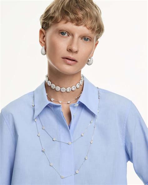 How to Style Jewelry at Work | Swarovski IN