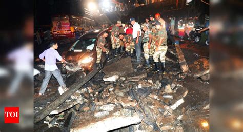 Kolkata Bridge Collapse: One dead, several injured in Kolkata bridge ...