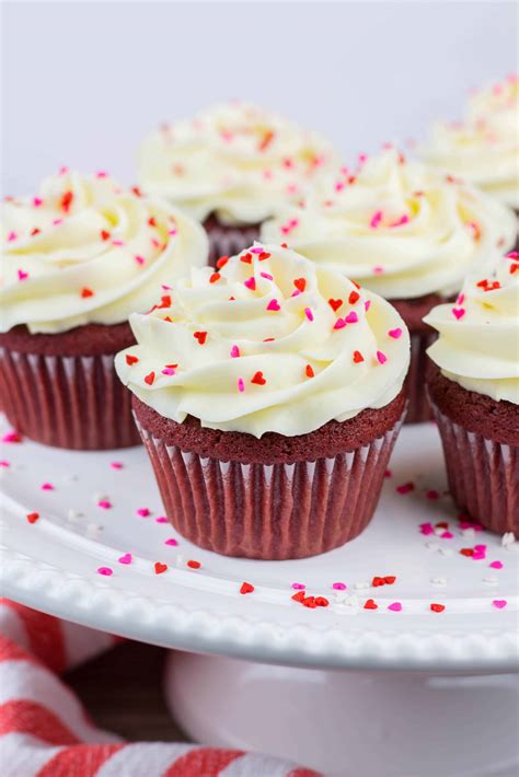 Red Velvet Cupcakes | Veronika's Kitchen