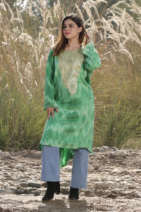 Forest green colour tie dye aari tilla work embroidered phiran