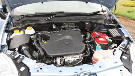 Fiat-Linea-2012-Multijet-Active-Interior Car Photos - Overdrive