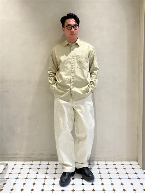 Check styling ideas for「Wide Fit Chino Pants、AIRism Cotton Striped T ...