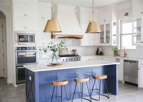 White Kitchen Cabinets With Dark Blue Island | www.cintronbeveragegroup.com
