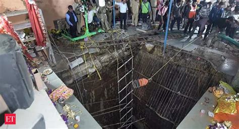 Indore Temple death News: Indore stepwell roof collapse: Death toll at ...