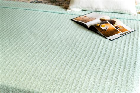 WAFFLE WEAVE COTTON BLANKET-Single – Vrindha Lifestyle