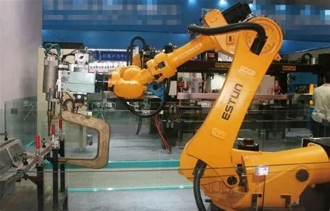 工业机器人市场生变，国产机器人有望崛起