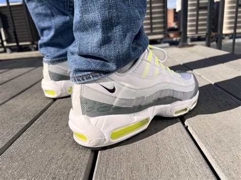 Air Max 95 On Feet Neon