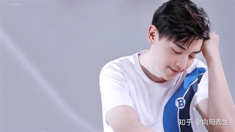 邓伦收到什么礼物最新素材