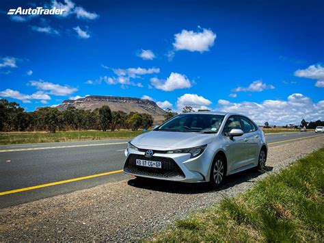 Toyota Corolla Hybrid Economy Run - Buying a Car - AutoTrader