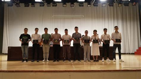 汽车工程系举行2018届毕业生毕业典礼-滁州职业技术学院