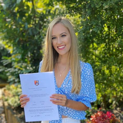 Alicia - Geography teacher - ₹6716/h