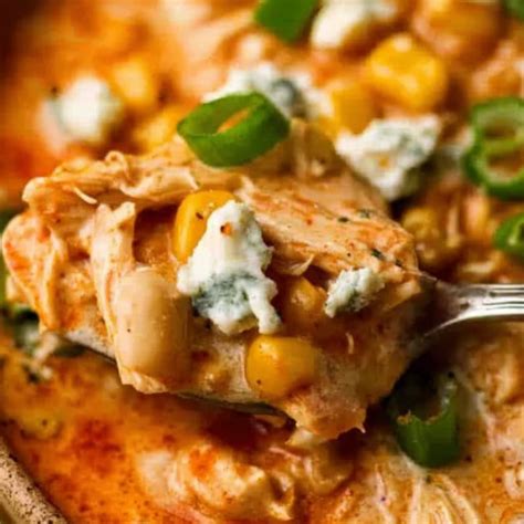 Irresistible Crockpot Buffalo Chicken Chili for Game Day