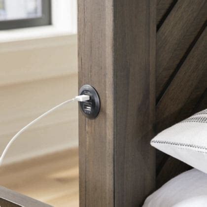 Arkenton Queen Panel Bed with USB – Ashley Furniture Homestore India