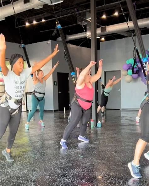 Bungee Exercise Class 的图像结果