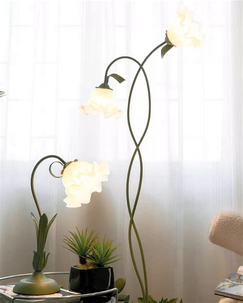 Calla Flowers Floor Lamp - Docos