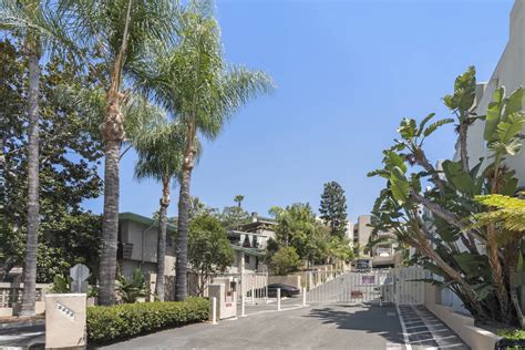 2222 N Beachwood Dr #105, Los Angeles, CA 90068, USA