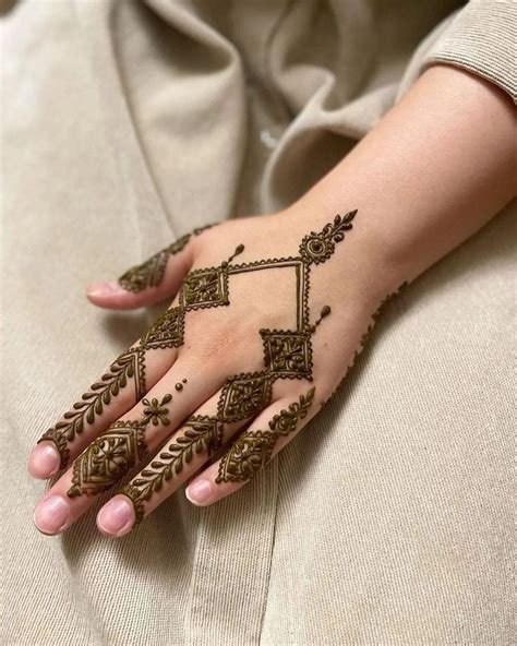 40+ Best Finger Mehndi Designs in 2026