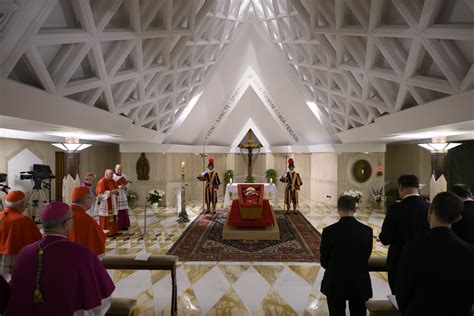 As Pope Francis Condemns Trump, Vatican Cracks Down on Own Border - Newsweek