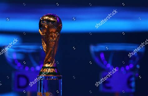 World Cup Trophy Pose 的图像结果
