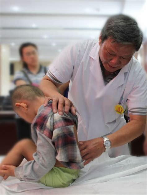 中国网专访－脑瘫专家李光玉的脑瘫治疗之路-中心介绍-阳光鹿童