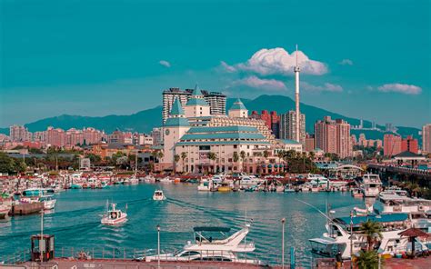 Download wallpaper 2560x1600 city, port, boats, water, buildings ...