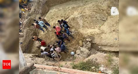 Dramatic Rescue: Three Labourers Saved After Soil Collapse in Lucknow ...