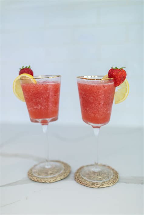 Frozen Strawberry Lemonade - LoChandler.com