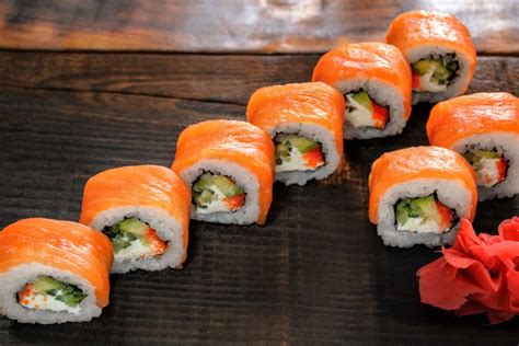 5 Differences In Maki Vs Temaki Or Roll Vs Hand Roll Sushi