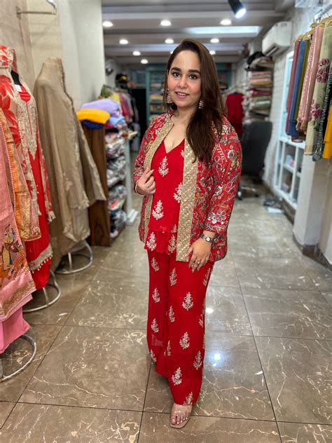 Traditional chic sets – THE HOUSE OF DHAAGA