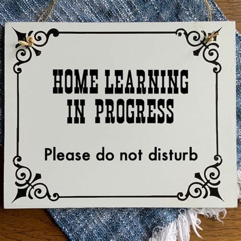 Training in Progress Sign 的图像结果