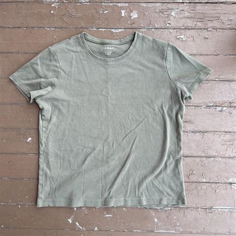 L.L.Bean Women's Green T-shirt | Depop